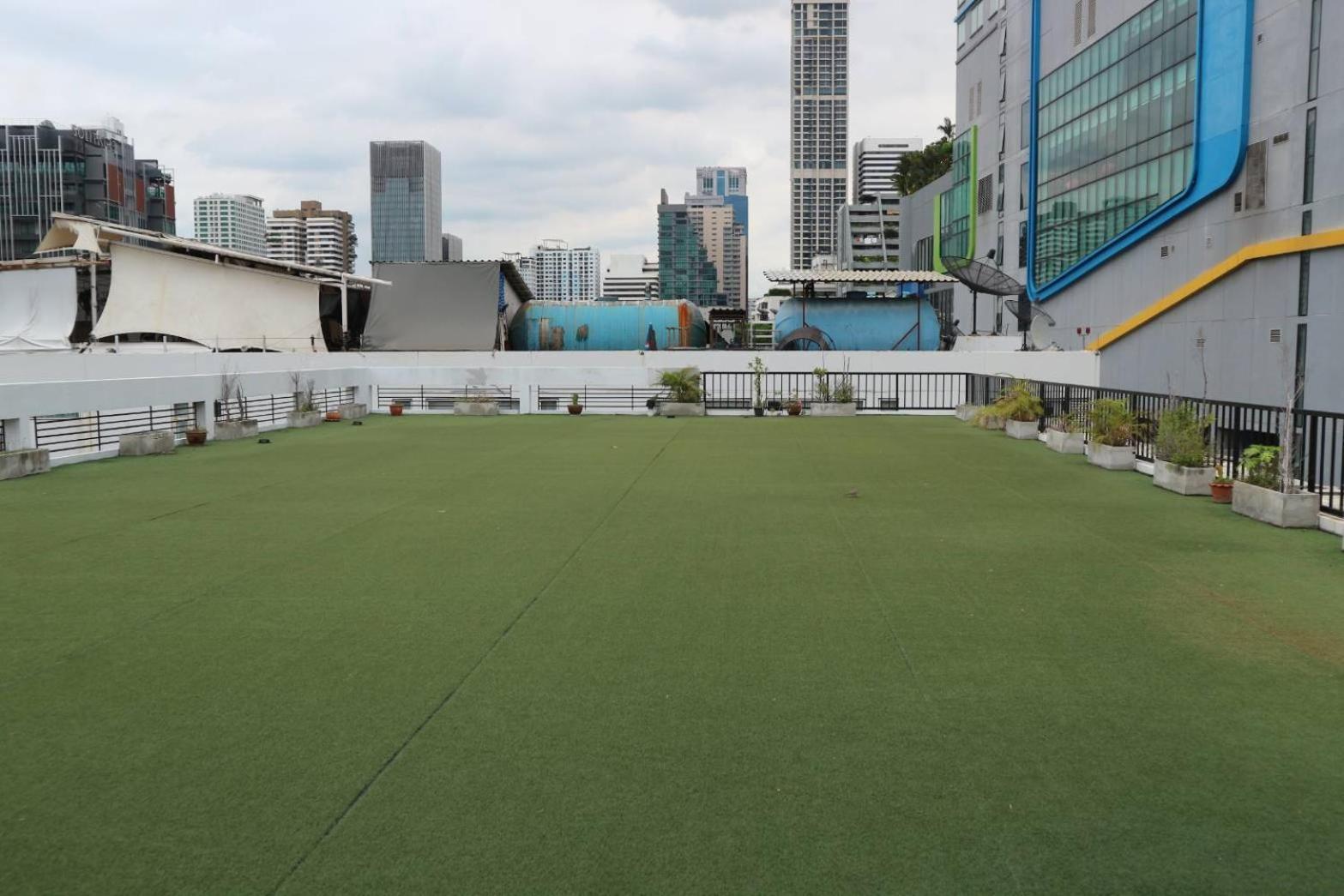Avatar Suites Hotel - Sha Extra Plus Bangkok Exterior foto