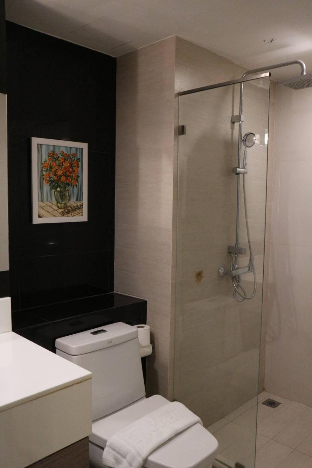 Avatar Suites Hotel - Sha Extra Plus Bangkok Exterior foto