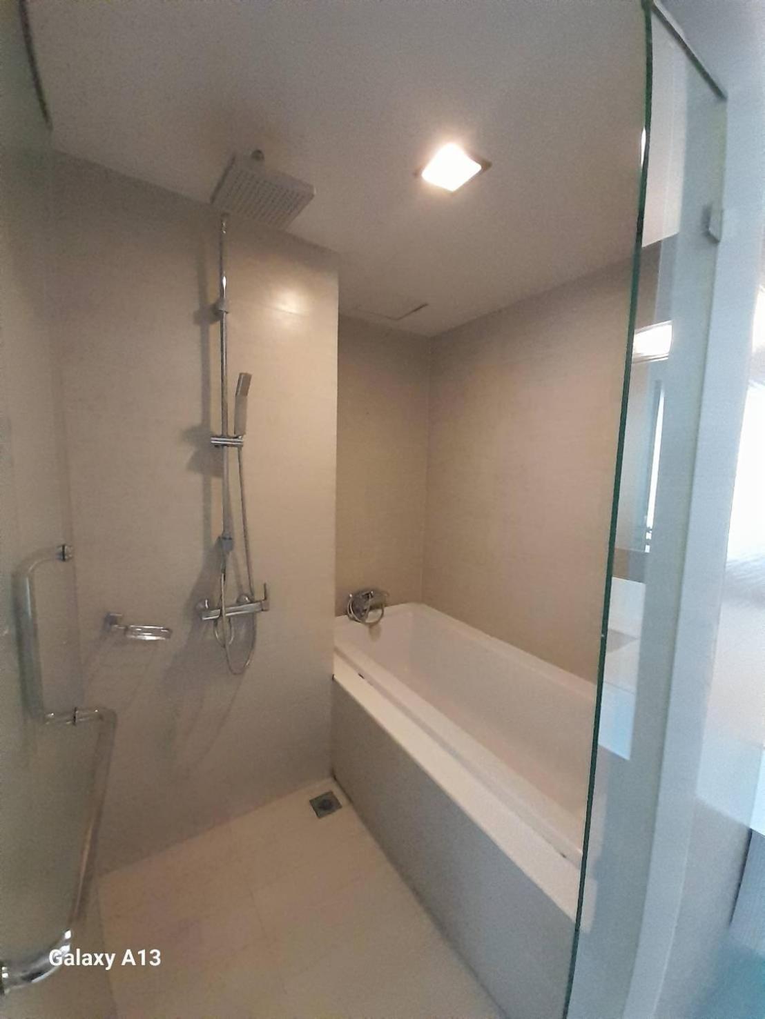 Avatar Suites Hotel - Sha Extra Plus Bangkok Exterior foto