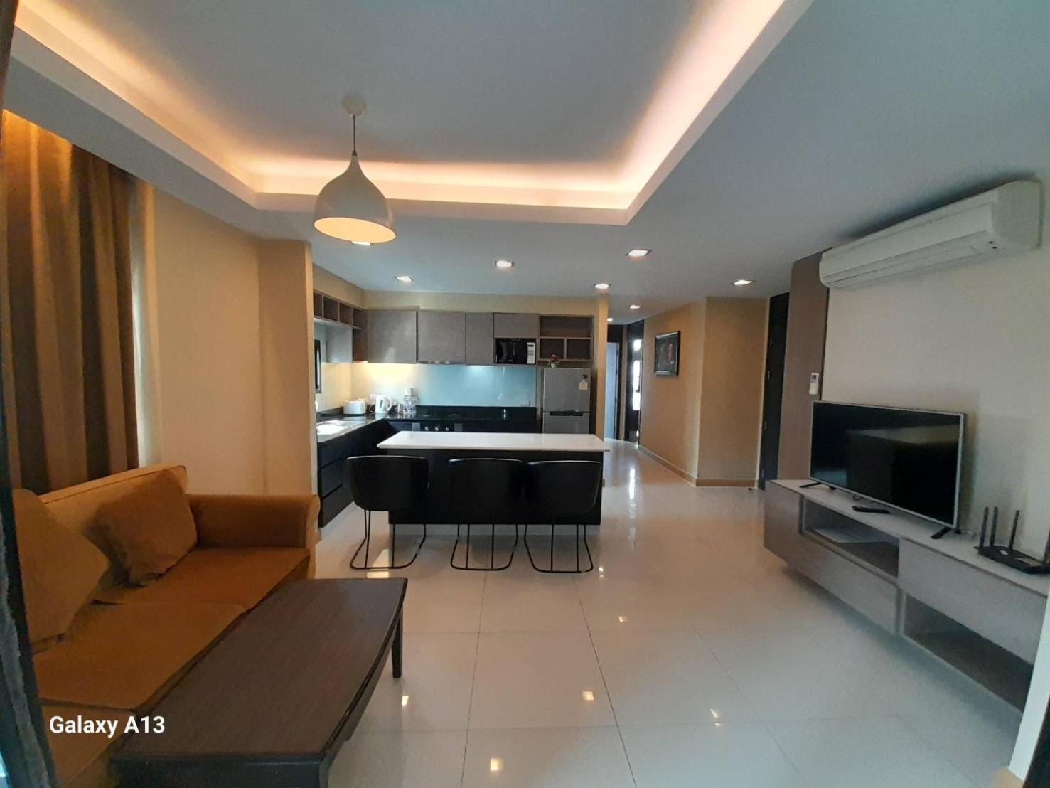 Avatar Suites Hotel - Sha Extra Plus Bangkok Exterior foto